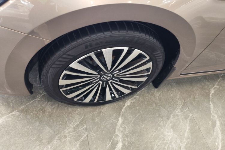 大众 帕萨特 2020款 330TSI 豪华版 国VI车身外观6007