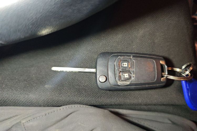 别克 英朗 2014款 XT 1.6L 自动时尚版中控内饰7001