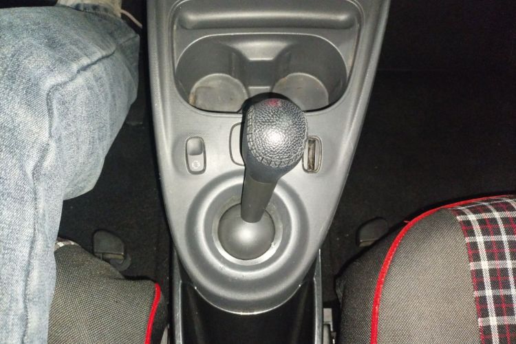 smart forfour 2018款 1.0L 52千瓦灵动版中控内饰18