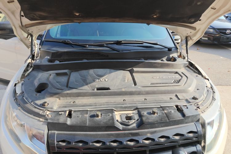 陆风X7 2015款 2.0T 全景尊贵版机舱底盘24