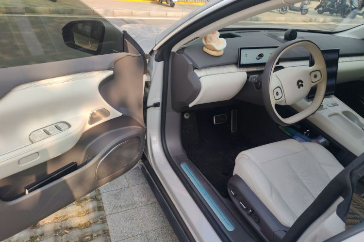 蔚来ET7 2022款 75kWh中控内饰7003