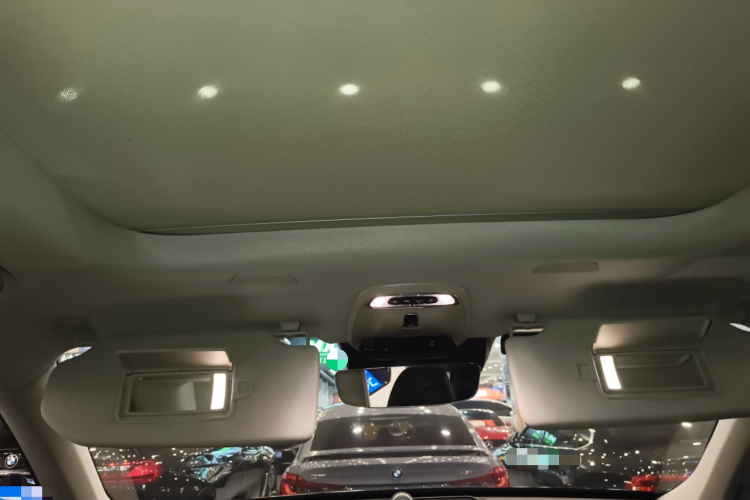 沃尔沃XC90 2018款 T6 智逸版 7座中控内饰22