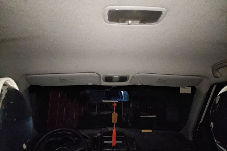 起亚 秀尔 2013款 1.6L MT GL局部细节22