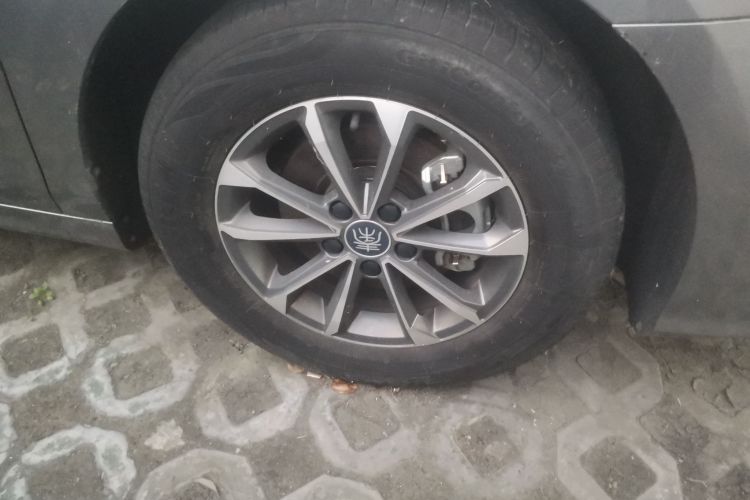 比亚迪 秦PLUS 2023款 冠军版 DM-i 55KM超越型车身外观6007