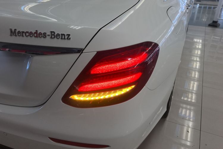 奔驰E级 2019款 E 260 L 运动型车身外观6006