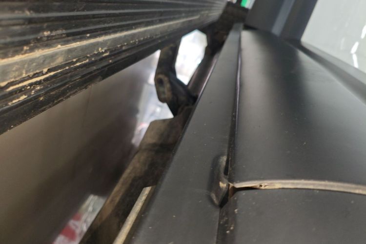 路虎卫士 2023款 改款 110 3.0T P400 暗黑特别版局部细节9001