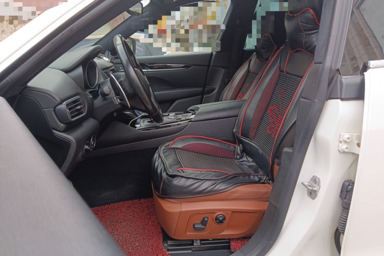 玛莎拉蒂 Levante 2018款 3.0T 经典版局部细节19