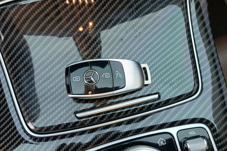 奔驰E级 2018款 改款 E 200 L 运动型中控内饰11