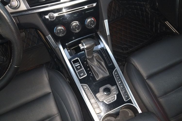 哈弗H7 2016款 蓝标H7 2.0T 自动豪华型中控内饰18