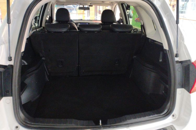 哈弗H6 2019款 运动版 1.5T 手动两驱精英型 国VI机舱底盘23