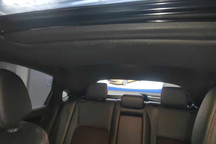 本田 思域 2023款 HATCHBACK 240TURBO 手动极劲版局部细节22