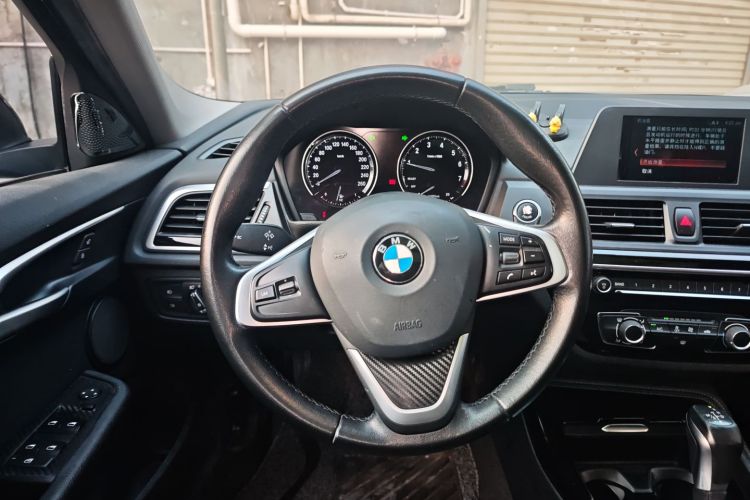 宝马1系 2018款 改款 118i 运动型中控内饰13