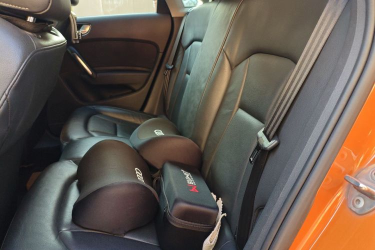 奥迪A1 2014款 30 TFSI Sportback舒适型中控内饰21