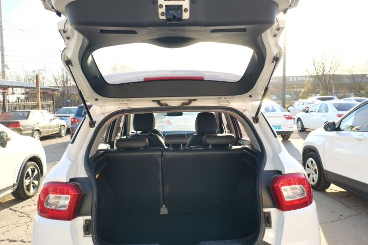 中华V3 2016款 1.5L 自动舒适型机舱底盘23