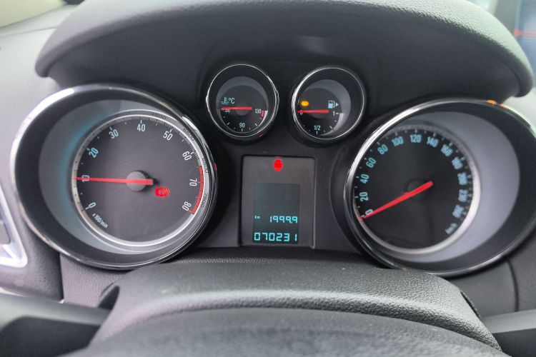 别克 昂科拉 2014款 1.4T 手动两驱都市进取型中控内饰14