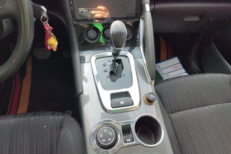 标致3008 2016款 1.6THP 自动经典版中控内饰18