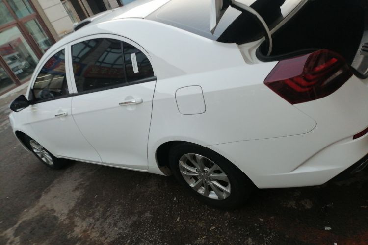 吉利汽车 帝豪 2021款 UP 1.5L 手动舒适型车身外观4