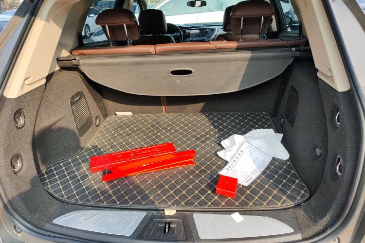 别克 昂科威 2017款 20T 两驱精英型机舱底盘23