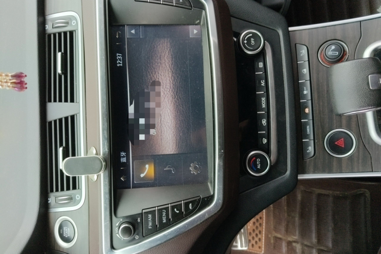 陆风X7 2015款 2.0T 全景尊贵版中控内饰16