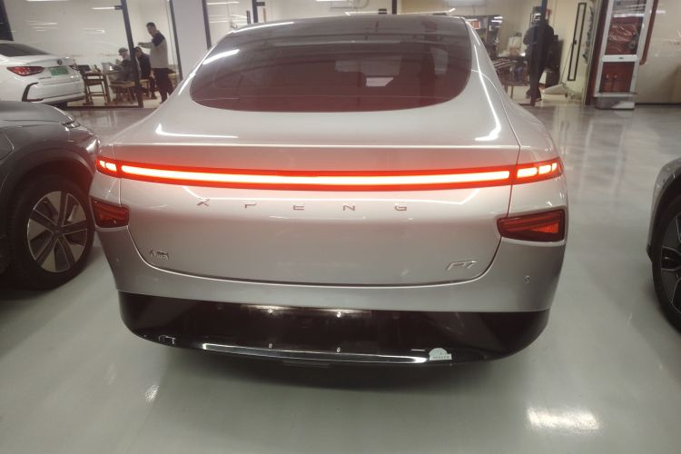 小鹏P7 2020款 670E车身外观6004