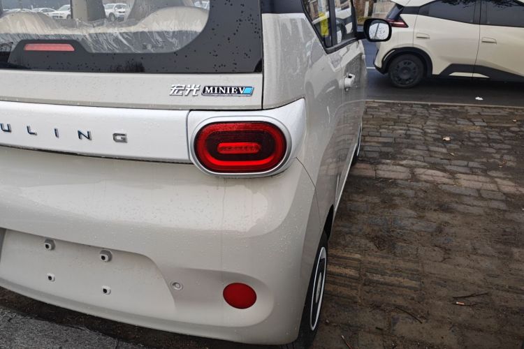 五菱汽车 宏光MINIEV 2024款 第三代 215km 青春版车身外观9