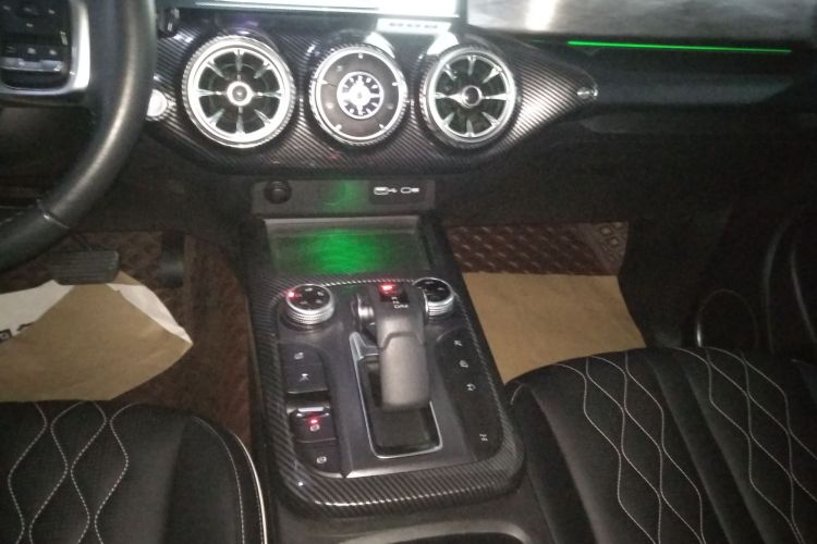 坦克300 2021款 越野版 2.0T 挑战者中控内饰18