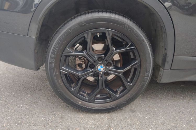 宝马X1 2021款 改款 sDrive25Li 领先型车身外观6008