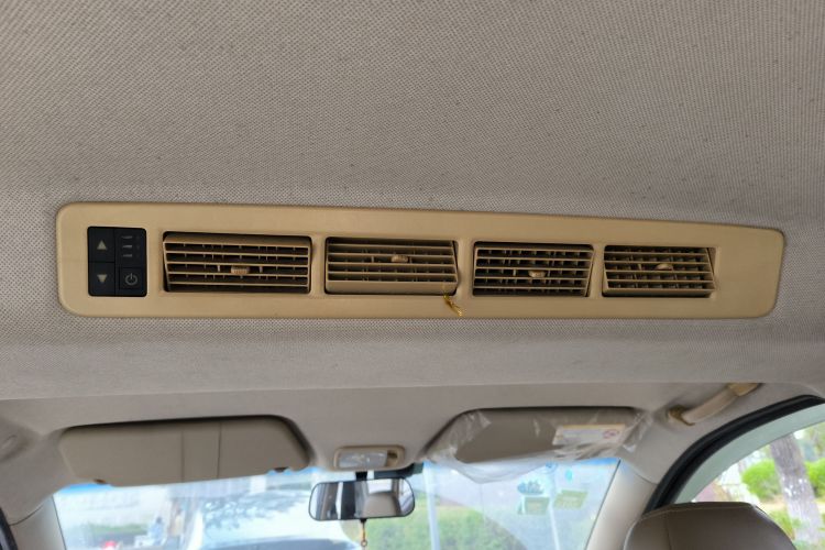 五菱汽车 五菱宏光 2014款 1.5L S标准型中控内饰22