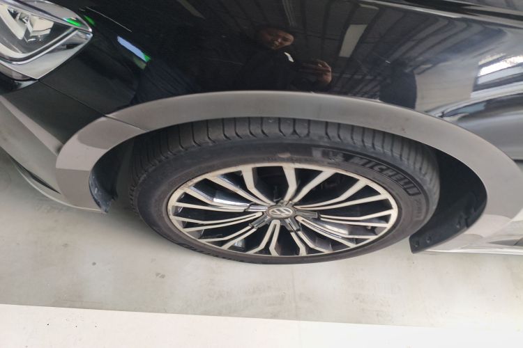 大众 辉昂 2018款 改款 380TSI 两驱商务版车身外观6002