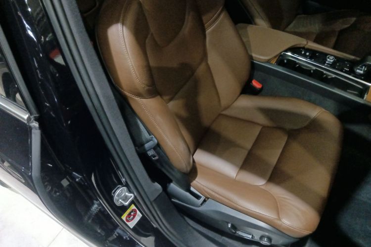 沃尔沃XC90 2022款 B6 智逸豪华版 7座中控内饰41