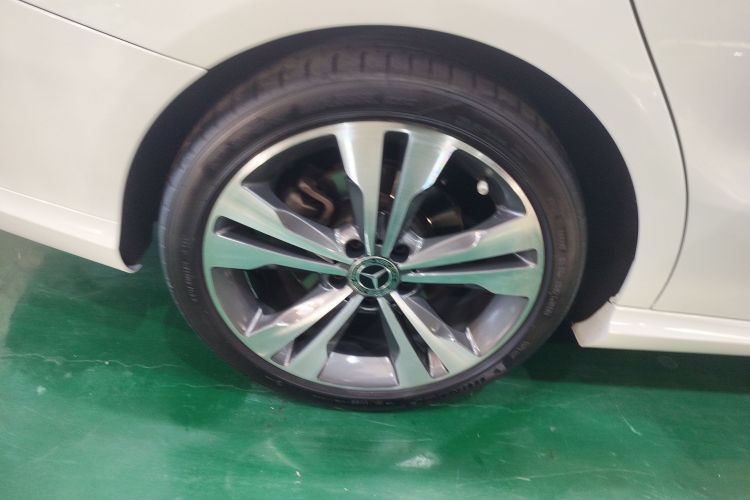 奔驰CLA 2019款 CLA 200 动感型车身外观6008