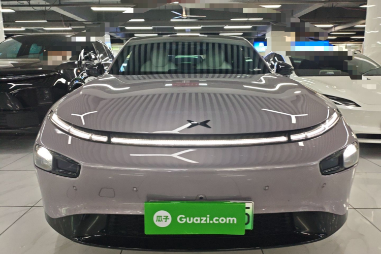 小鹏P7 2024款 P7i 702 Max 鹏翼版车身外观2