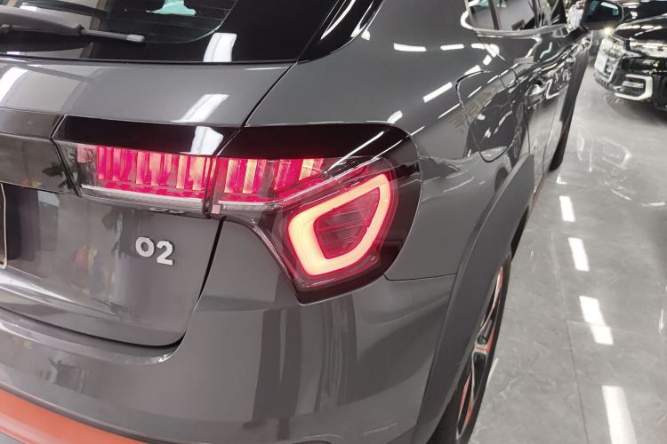 领克02 2019款 高能版 2.0T 自动两驱耀版 国VI车身外观9