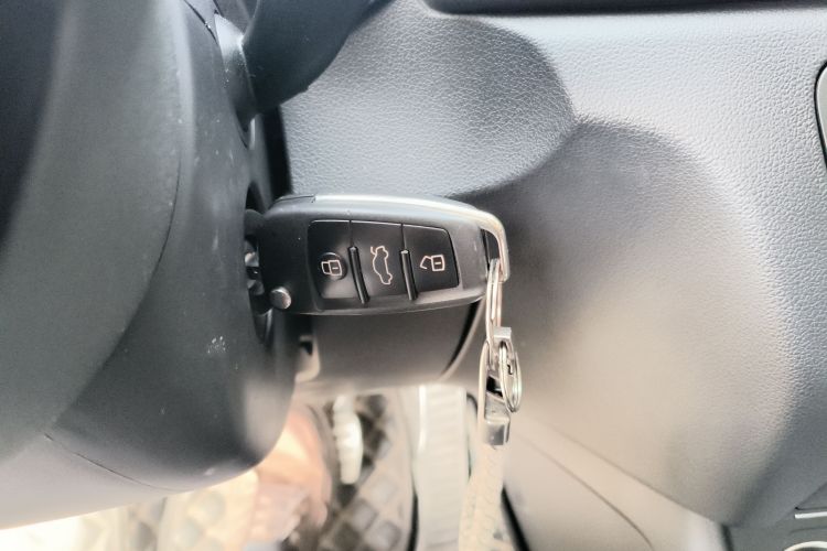 奥迪Q3 2018款 30周年年型 35 TFSI 时尚型中控内饰11