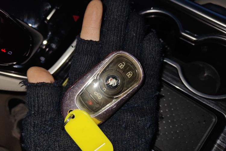 别克GL8 2023款 ES陆尊 舒适型中控内饰11