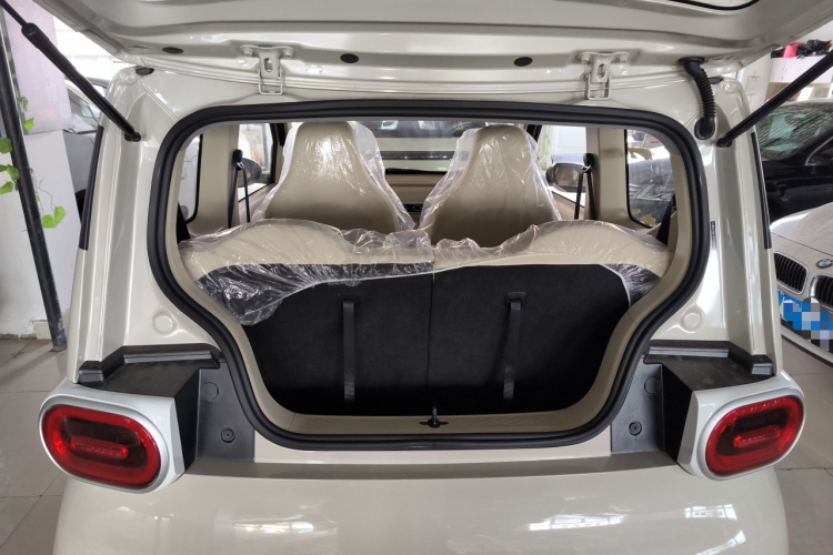 五菱汽车 宏光MINIEV 2024款 第三代 215km 青春版机舱底盘23