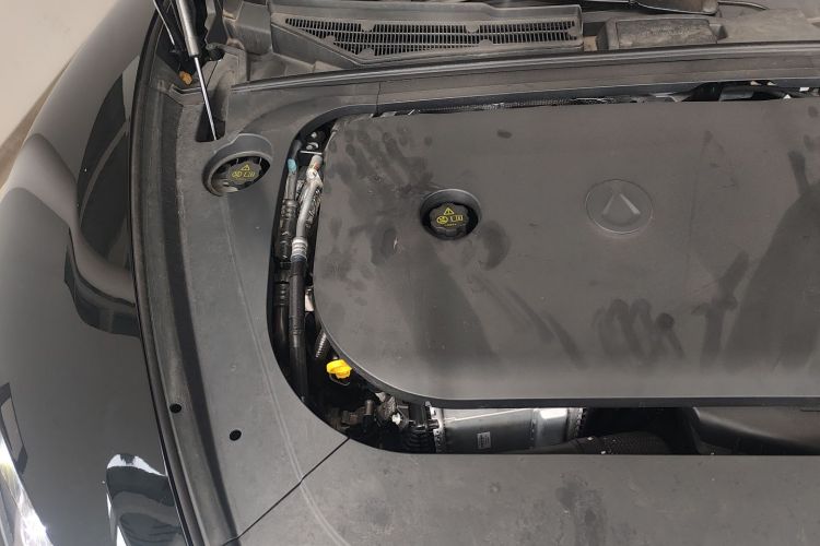 腾势Z9 2024款 1100km 四驱Ultra版机舱底盘25