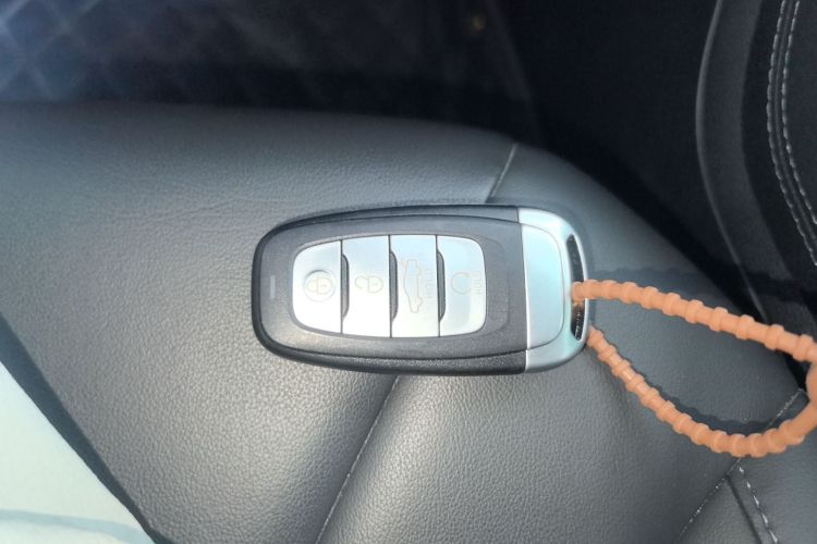 红旗H5 2020款 1.5T DCT旗韵版中控内饰11