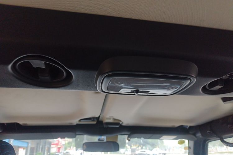 北京BJ40 2018款 2.0T 手动柴油四驱尊贵版局部细节22