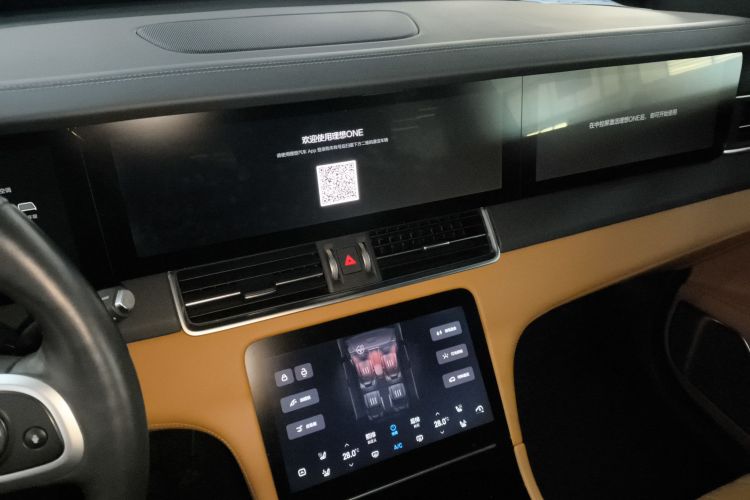 理想汽车 理想ONE 2020款 增程6座版中控内饰16