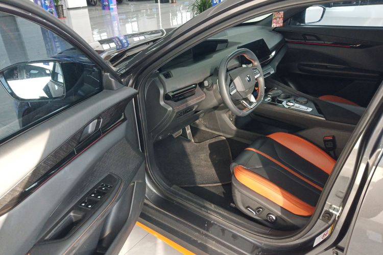 长安UNI-V 2024款 1.5T 尊贵运动型中控内饰20