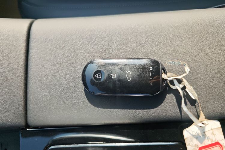 鸿蒙智行 问界M5 2022款 增程四驱性能版中控内饰7001