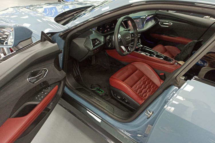 奥迪e-tron GT 2023款 基本型中控内饰20