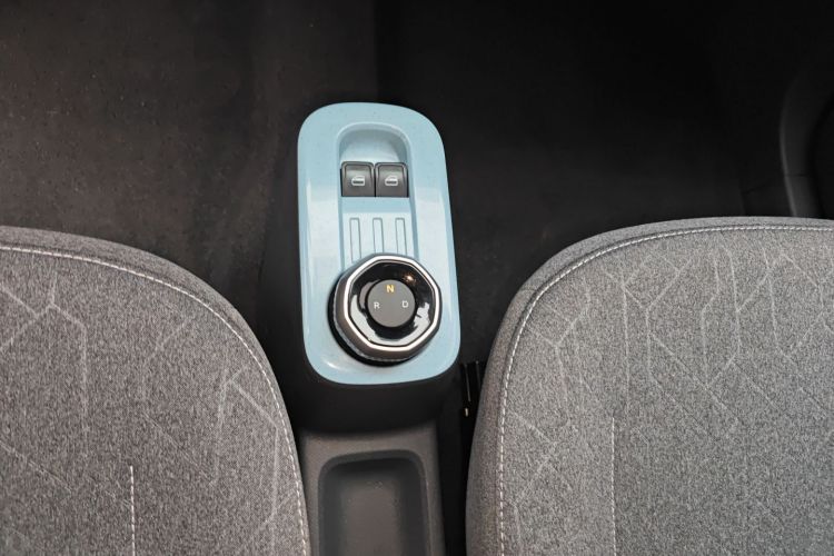 吉利银河 2024款 熊猫mini 200km 耐力熊中控内饰18