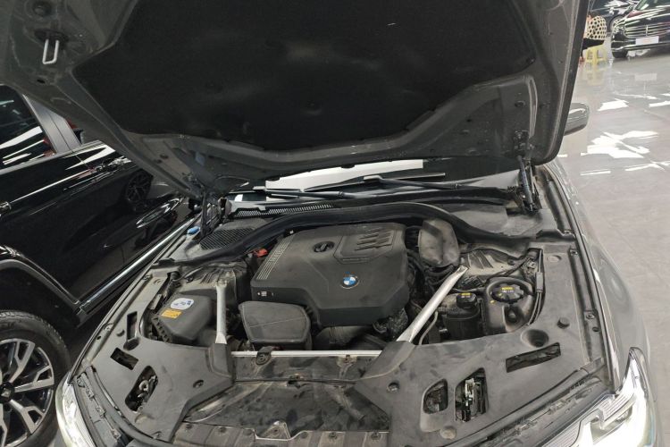 宝马5系(进口) 2022款 530i M运动套装机舱底盘24