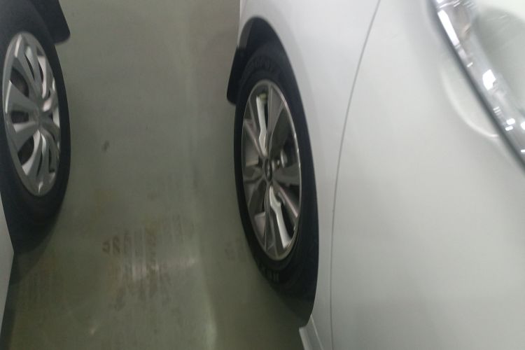 现代 索纳塔 2015款 经典 2.0L 自动豪华版车身外观6008