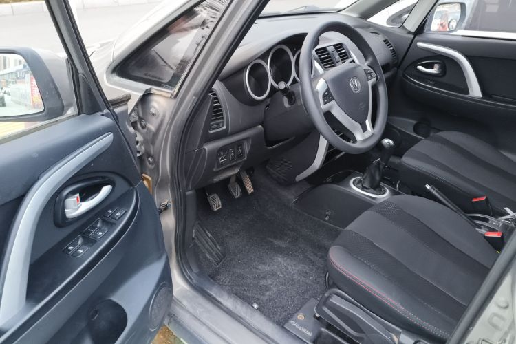 长安CX20 2014款 1.4L 手动运动版 国V中控内饰20