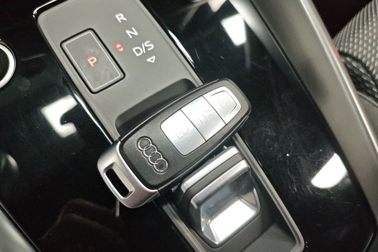 奥迪A3 2021款 Sportback 35 TFSI 进取运动型中控内饰11