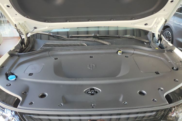 零跑汽车 零跑C11 2026款 纯电 640智享版机舱底盘24