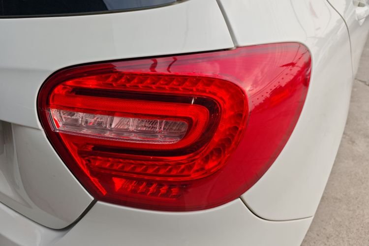 奔驰A级(进口) 2015款 A 200 时尚型车身外观6006